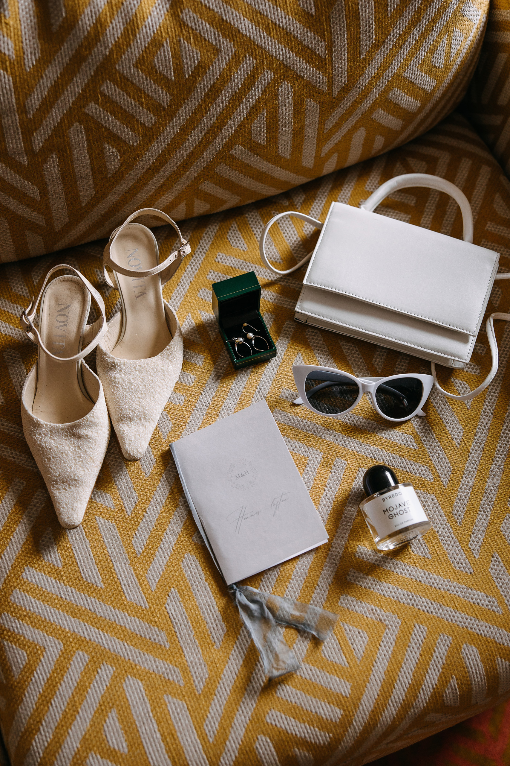 Hannes & Michelle wedding story in Stockholm & Idöborg — photograph 2
