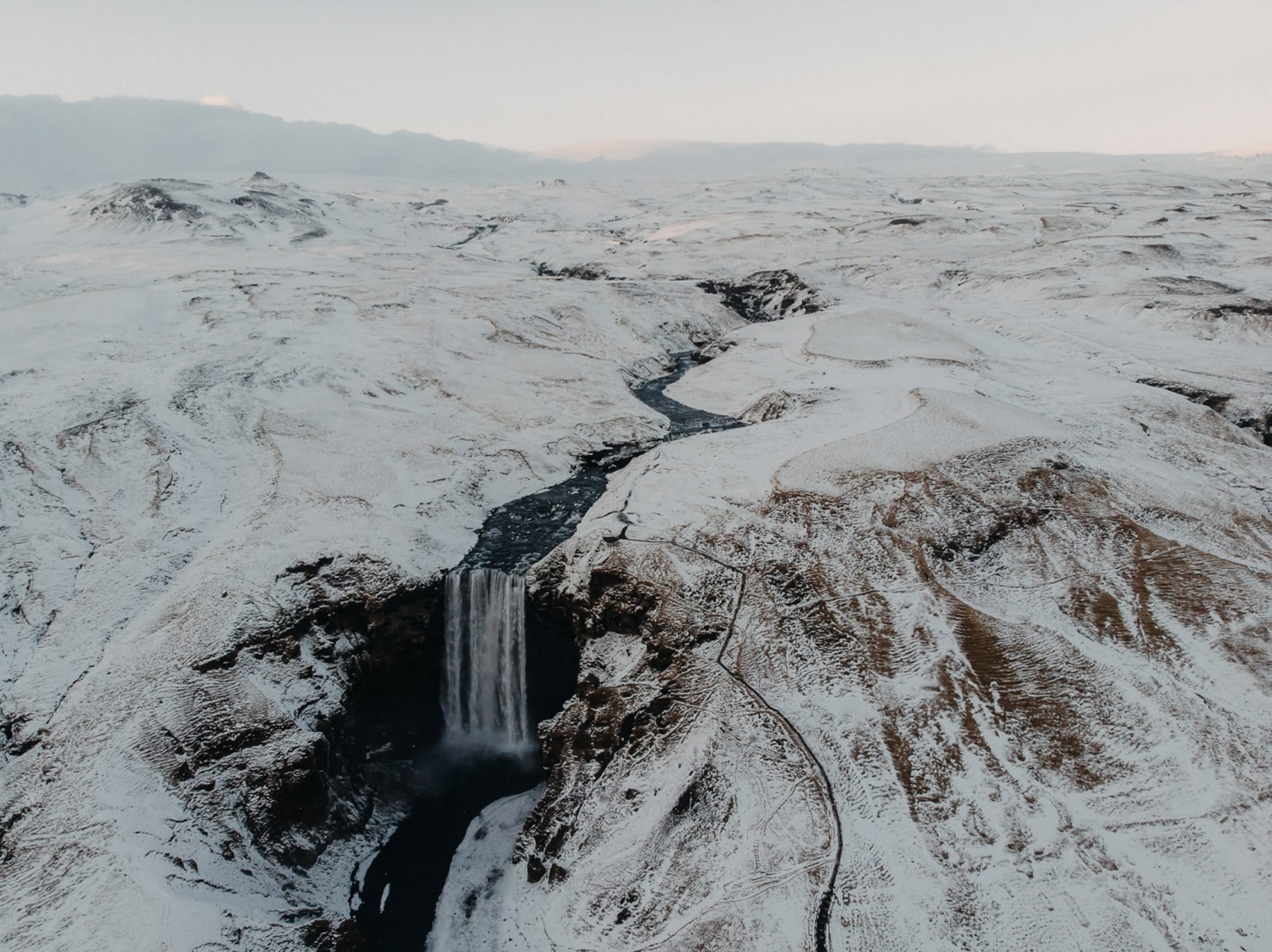Jacky & Vicky wedding story in South Iceland — photograph 1