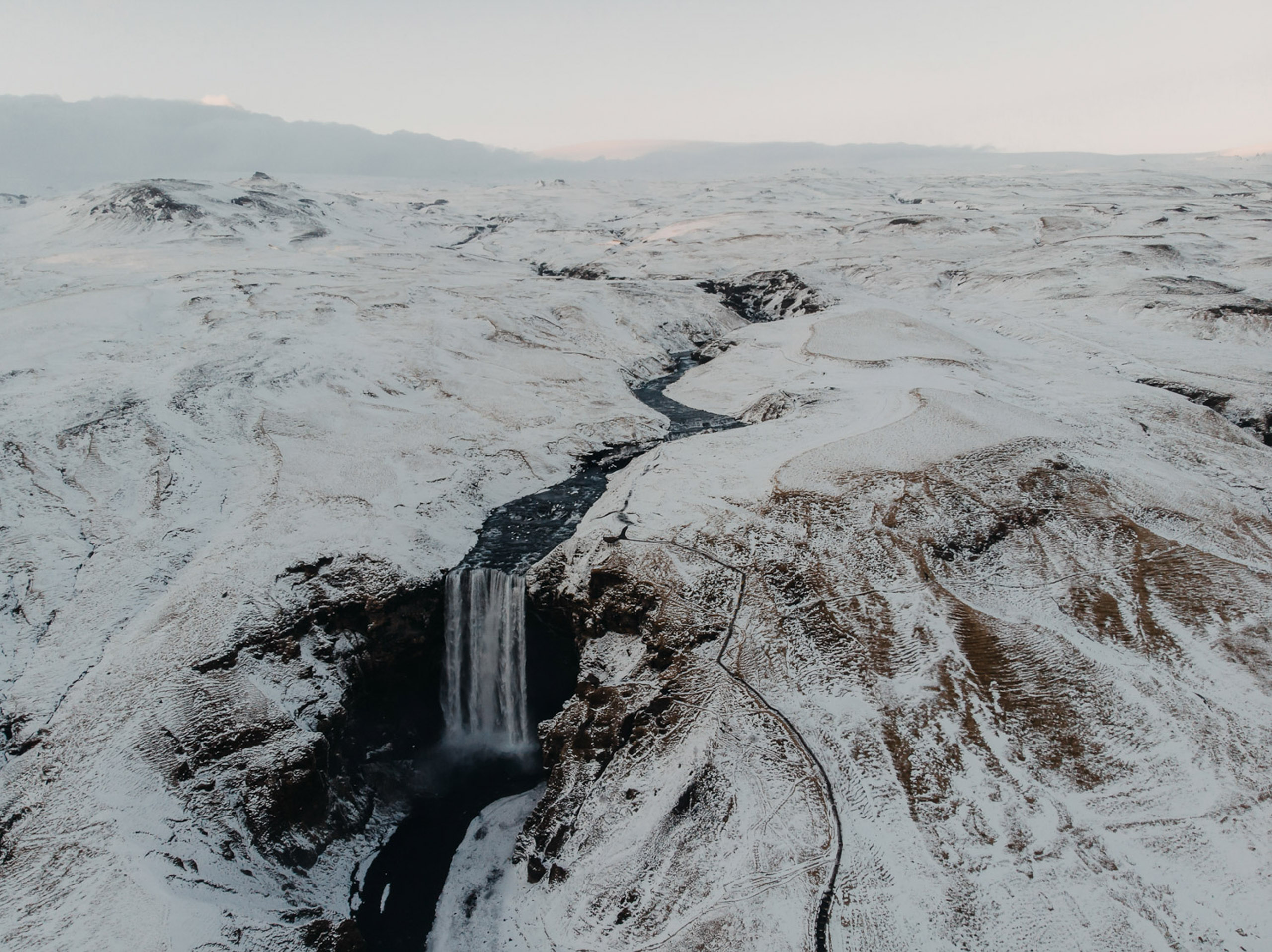 Jacky & Vicky wedding story in South Iceland — photograph 1